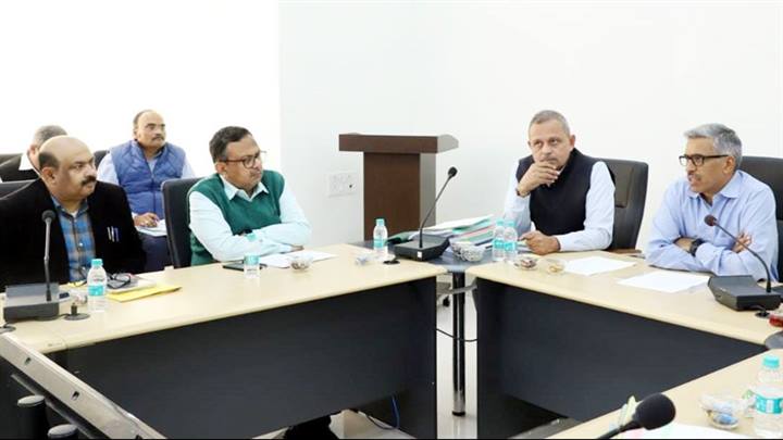 एम.पी. ट्रांसको के इंजीनियर्स नयी तकनीकों को अपनायें : प्रमुख सचिव ऊर्जा श्री दुबे